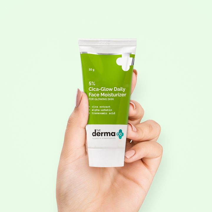 The Derma Co 5% Cica-Glow Daily Face Moisturizer with Alpha Arbutin & Tranexamic Acid (50 g)